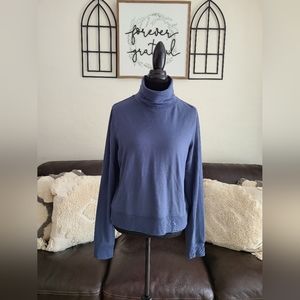 Athleta Women's Blue Turtleneck Sweatshirt Women's Size MT‎